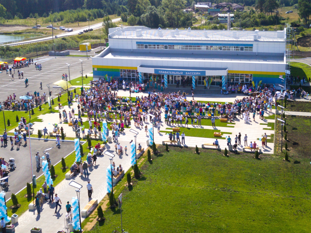 "August" a construit o piscină pentru Vournarieni